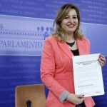 La portavoz de Hacienda de Podemos, Carmen Lizárraga, se reunió ayer con la Junta y el PSOE