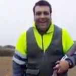 Imagen del hombre que tortura a un zorro hasta la muerte / Foto: PACMA
