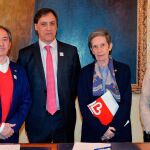 El alcalde de Salamanca, Carlos García Carbayo y la concejala Cristina Klimowitz junto a Jesús Juanes y Carmen Calzada