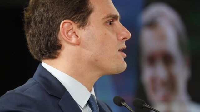 Rivera pide al PSOE que dé estabilidad