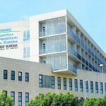 Fachada del hospital de La Ribera, icono del «Modelo Alzira» de gestión privada