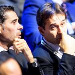 El técnico de la selección española de fútbol, Julen Lopetegui (d), y el director deportivo del combinado, Fernando Hierro, asisten al sorteo del torneo de la Liga de Naciones en Lausana.