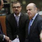 El ministro español de Economía, Luis de Guindos, a su llegada a la reunión de los ministros europeos de Economía y Finanzas en Bruselas