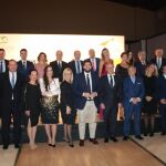 El presidente López Miras junto a los premiados por Amefmur