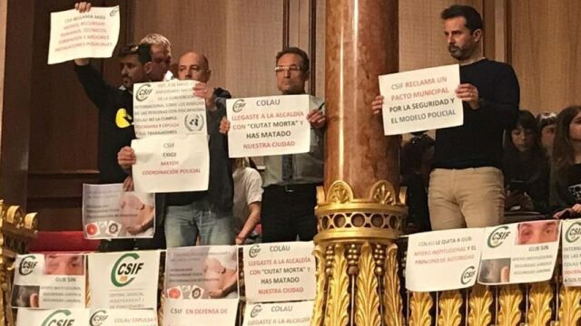 Los sindicatos de la Urbana protestaron el viernes en el pleno municipal