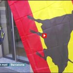 La realización de TV3 evitó durante la mayor parte de su retransmisión los planos generales de la multitud