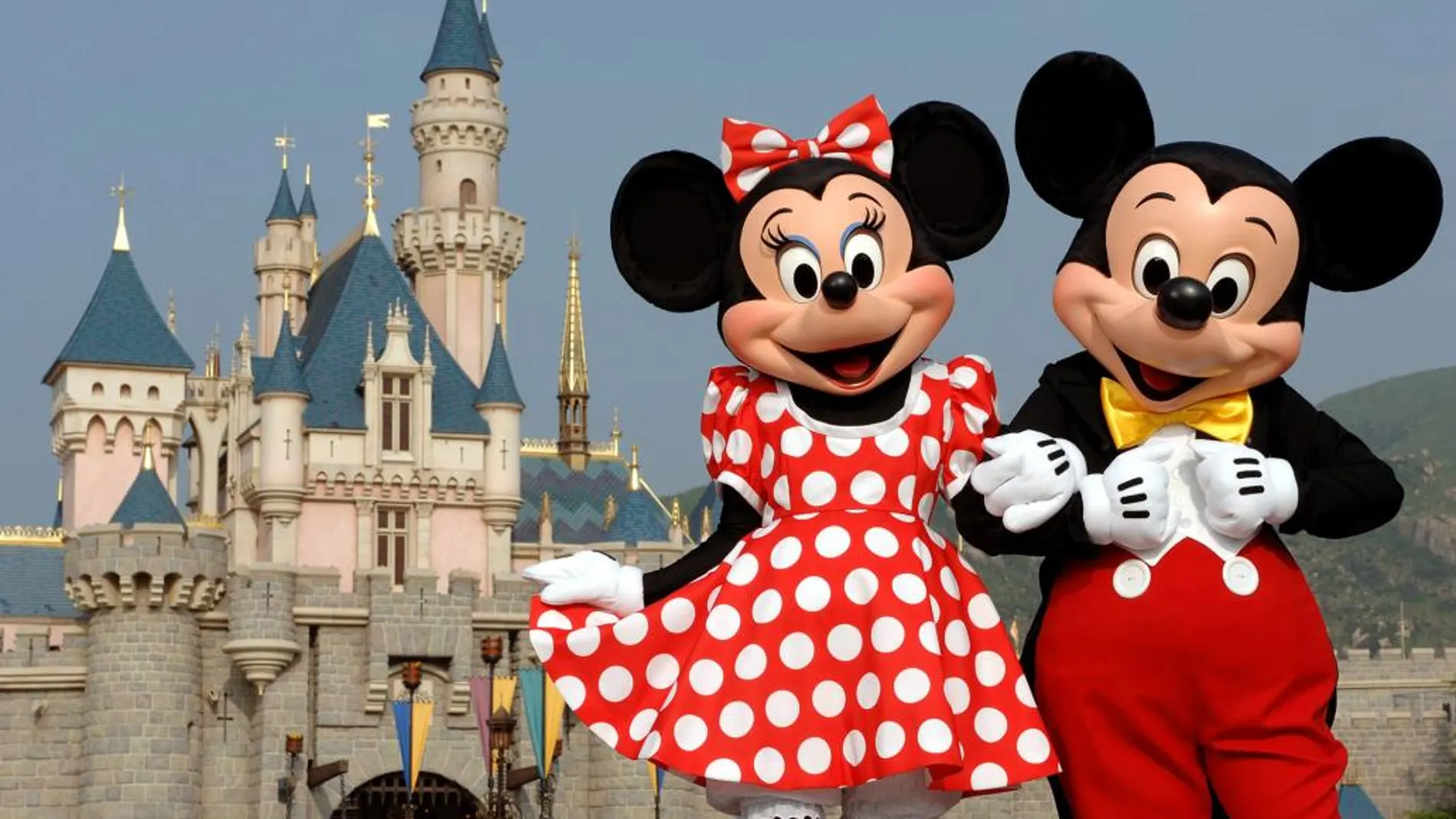 Mickey Mouse junto a Minnie, la famosa pareja de ratones de Disney