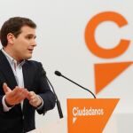 El líder de Ciudadanos Albert Rivera, durante la rueda de prensa tras la reunión del Comité Permanente del partido/efe