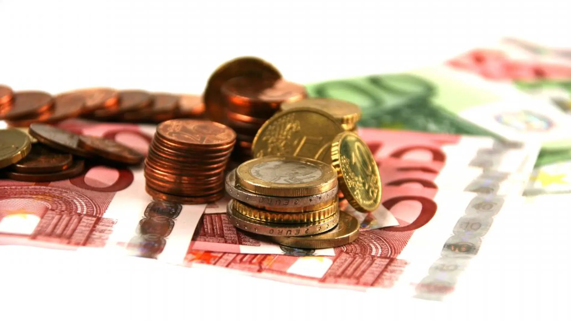 Cada español tendría que ahorrar 7.700 euros al año para mantener su nivel de vida tras la jubilación