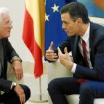 El presidente del Gobierno, Pedro Sánchez, recibió ayer en Moncloa al actor Richard Gere para hablar de la exclusión social de los sin hogar