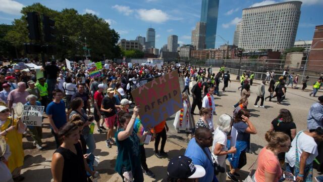 Cientos de personas se preparan para la marcha
