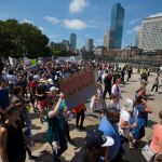 Cientos de personas se preparan para la marcha