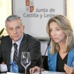 La consejera de Cultura y Turismo, Alicia García, presenta el congreso, junto al alcalde de León, Emilio Gutiérrez