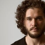 Pillan a Kit Harington borracho por las calles de París