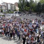 Vista general de la concentración del pasado día 8 en la plaza de España de Sabiñánigo (Huesca) en repulsa por la muerte de Naiara