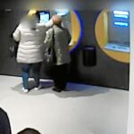 Bajo el pretexto de ayudar a los ancianos, los miembros de la banda se hacían con sus códigos
