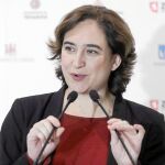 Colau achacó la falta de apoyo de ERC a «motivos políticos», debidos al proceso independentista