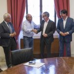 Las delegaciones del PSOE y de Ciudadanos, integradas por Mario Jiménez, Manuel Jiménez Barrios, Juan Cornejo, Jose Manuel Villegas, Juan Marín y Manuel Buzón, al comienzo de la reunión extraordinaria del comité de seguimiento del acuerdo de investidura de ambas formaciones políticas, cuando el pacto contemplaba una reducción de centros directivos