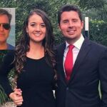 En la imagen principal, María Jesús (Maje) y Antonio. En la pequeña, Salva, el presunto asesino de Antonio. (Facebook y Linkedin)