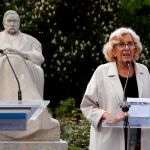 Manuela Carmena durante la lectura de fragmentos de “Episodios Nacionales” de Benito Pérez Galdós, acto organizado por al Ayuntamiento con motivo de las celebraciones del 2 de mayo