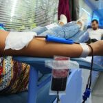 El autobús de hemodonación de la Junta realiza una campaña frente a la Universidad de León