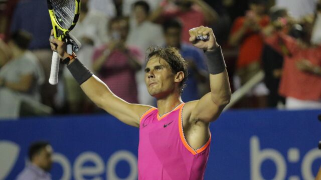 El tenista español Rafael Nadal celebra su victoria en Acapulco