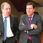 El presidente de la Junta, Juan Vicente Herrera, junto al consejero de Empleo, Carlos Fernández Carriedo.