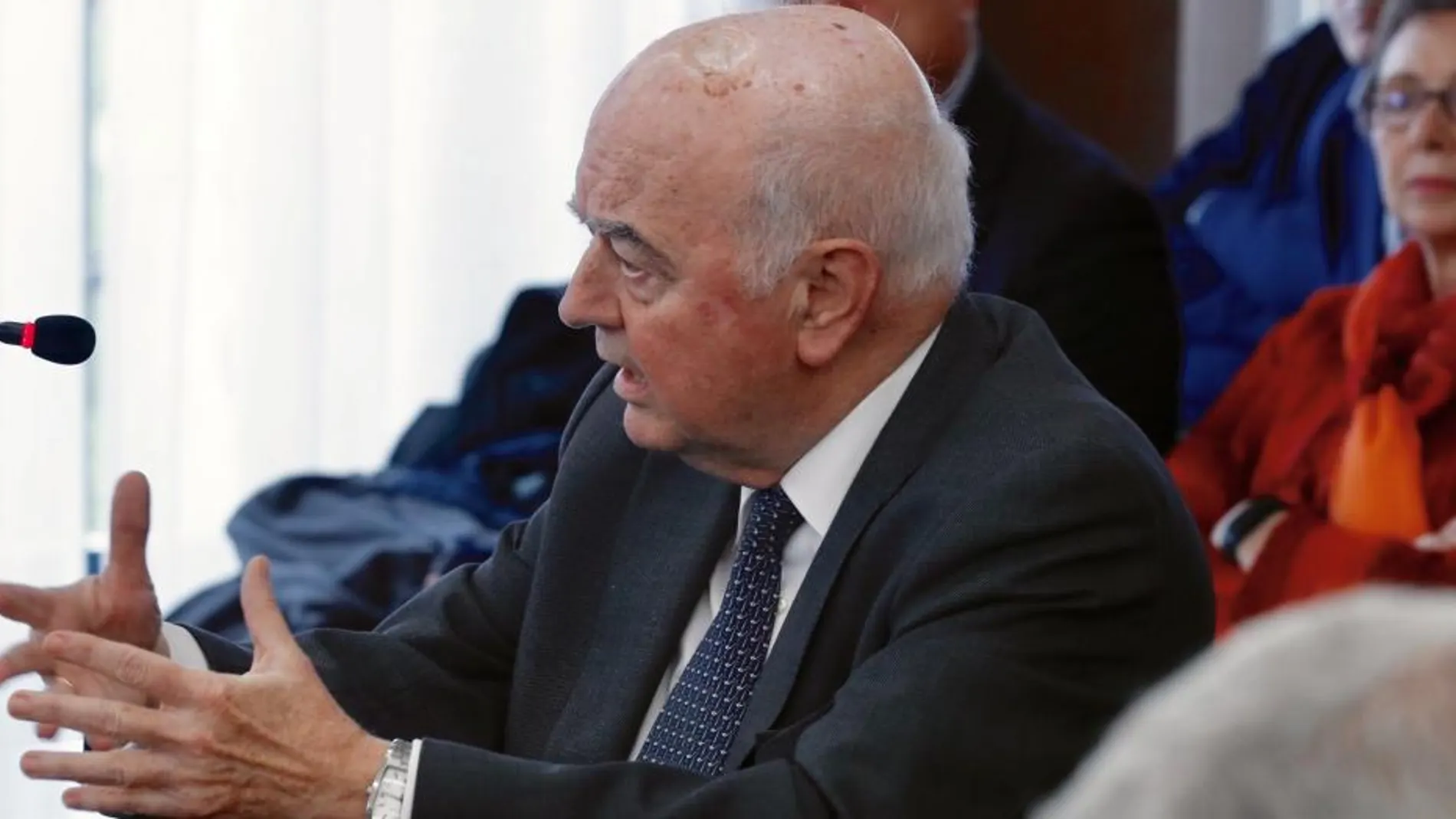 El ex jefe de los servicios jurídicos de la Junta de Andalucía, Francisco del Río rompió ayer su silencio