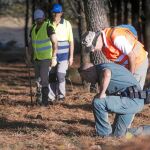 Varios voluntarios durante la batida de ayer que concluyó sin éxito