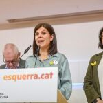 Marta Vilalta junto a Diana Riba y Ernsent Maragall