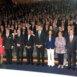 El Rey, el presidente de Portugal, Marcelo Rebelo de Sousa; el ministro Méndez de Vigo; el presidente Juan Vicente Herrera; la delegada del Gobierno, María José Salgueiro; la presidenta de las Cortes, Silvia Clemente; la de Banco Santander y Universia, Ana Botín; y el rector de la Universidad de Salamanca, Ricardo Rivero, entre otros, inauguran el encuentro /Jesús Fórmigo/Ical