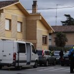 La policía científica llega a la vivienda de la localidad navarra de Cintruénigo