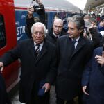 El ministro de Fomento español, Íñigo de la Serna y el Alto Comisionado para la Marca España, Carlos Espinosa de los Monteros, en la inaguración del nuevo tren