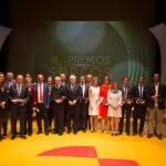 La Ministra Isabel García Tejerina, Antonio Miguel Méndez Pozo, Milagros Marcos, María José Salgueiro y Eduardo Álvarez junto a los premiados de los III Premios Surcos / J.L.Leal/Ical