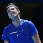 Nadal sufre contra Goffin y se retira del Masters