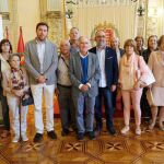 El alcalde Óscar Puente se reúne con el presidente de la Federación de Trasplantados de Corazón, Emilio Bautista, y otros miembros de la entidad / Ayto. Valladolid