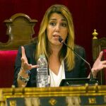 La presidenta de la Junta, Susana Díaz, sigue de precampaña ajena a los tribunales (Foto: Efe)