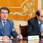 Alfonso Fernández Mañueco con Fernando Rodríguez presentan el balance del Ayuntamiento en 2012
