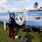 Varios mensajes de apoyo se han colocado en la base naval de Mar de Plata