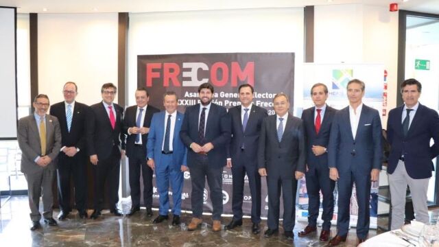 El jefe del Ejecutivo regional, Fernando López Miras, asistió ayer a la Asamblea Ordinaria en la que se eligió a José Hernández como nuevo presidente de la Federación Regional de Constructores de la Región