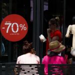 Estados Unidos mostró un crecimiento moderado del gasto del consumidor en junio
