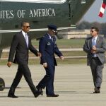 Obama viaja a Raleigh de Carolina del Norte para apoyar la campaña electoral de la candidata demócrata a la Casa Blanca, Hillary Clinton.