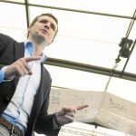 Casado replicó ayer al PSOE en Gran Canaria que el PP no piensa aceptar «ni una lección» sobre la defensa de la mujer