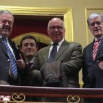 El consejero de Economía y Hacienda del Gobierno Vasco, Pedro Azpiazu, el diputado de Hacienda de Guipúzcoa, Javier Larrañaga, el de Vizcaya, José María Iruarrizaga, y el de Álava, José Luis Cimiano,i-d., en el Congreso que hoy ha aprobado el nuevo cupo.