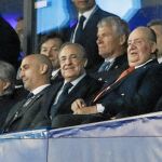 Florentino Pérez, al lado de Don Juan Carlos. El ministro Méndez de Vigo, Luis Rubiales y Ceferin también estuvieron en el palco