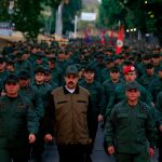 Nicolás Maduro con Vladimir Padrino y Remigio Ceballos y sus tropas