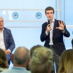 El candidato a la presidencia del PP, Pablo Casado, acompañado el presidente del partido en La Rioja y del Gobierno regional, José Ignacio Ceniceros / Foto: Efe