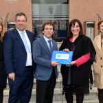 Momento de la entrega de firmas