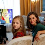Doña Letizia y sus hijas, Leonor y Sofía en la grabación del discurso de Navidad