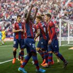 Boateng celebra su gol, primero del equipo frente al FC Barcelona. EFE/Biel Aliño